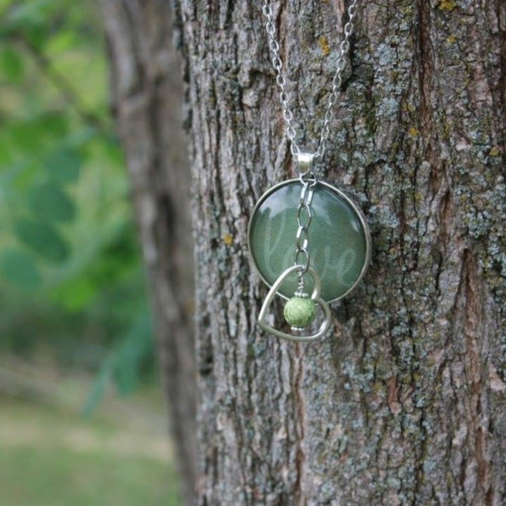 ‼️SOLD‼️ Necklace, Round, Green